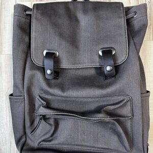 Everlane Canvas unisex backpack with black leather details